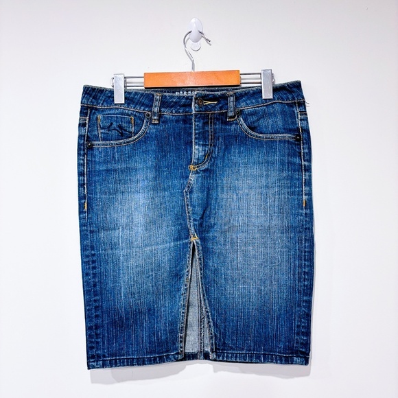 Parasuco Dresses & Skirts - PARASUCO Denim skirt